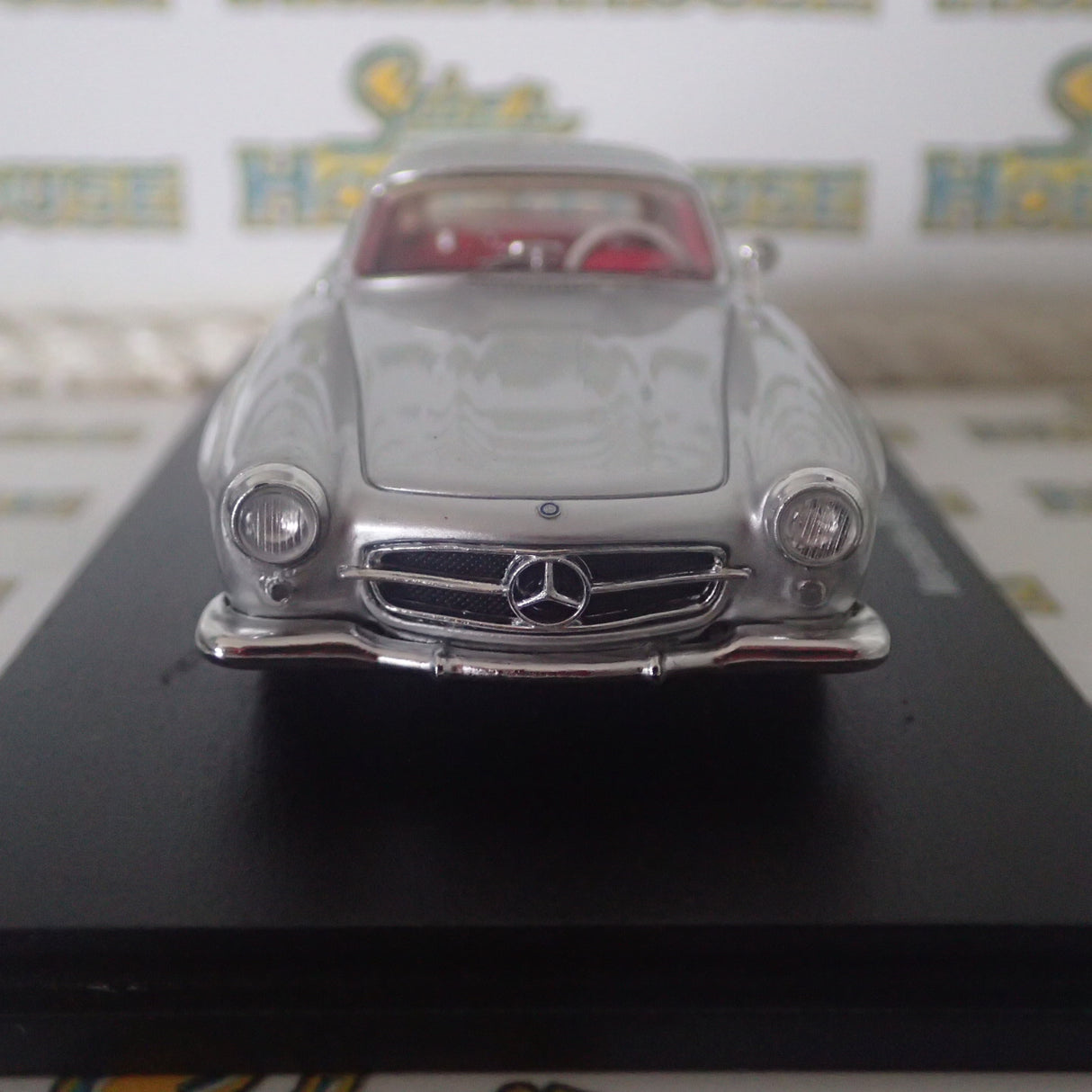 Spark Models S4958 - 1/43 Scale Mercedes-Benz 300SL 1956 Scale Model Replica