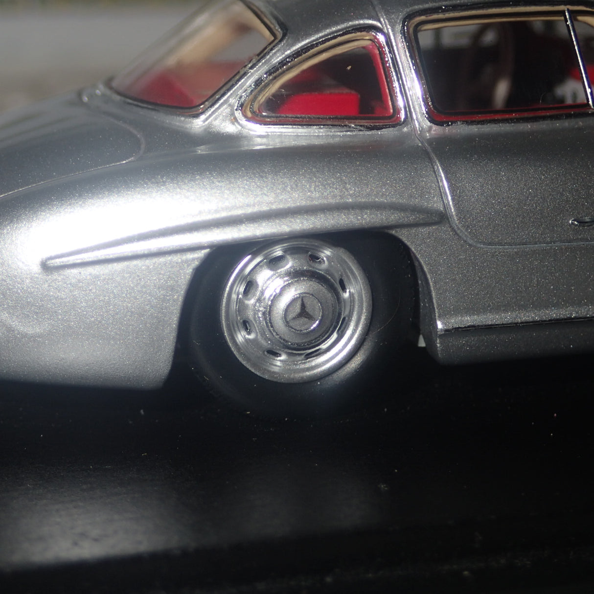 Spark Models S4958 - 1/43 Scale Mercedes-Benz 300SL 1956 Scale Model Replica