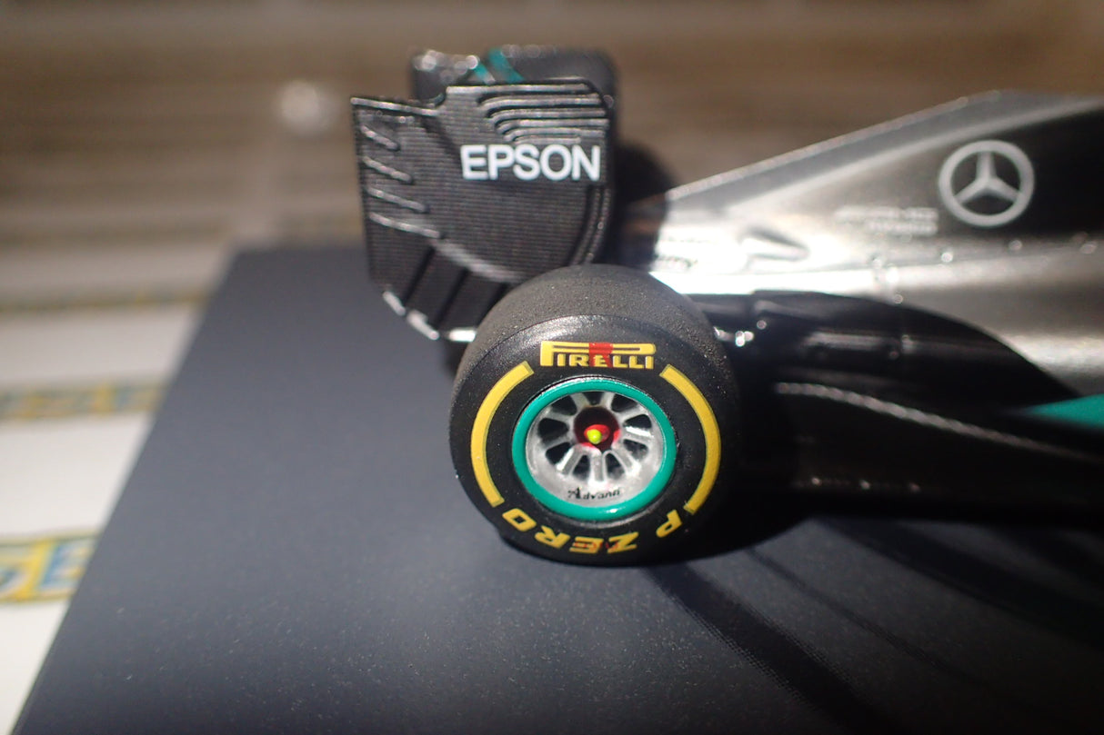 Spark S5025 1/43 Scale - Mercedes AMG Petronas Motorsport F1 W07 Hybrid #6 Nico Rosberg Abu Dhabi GP World Champion 2016 Scale Model Replica with Figure