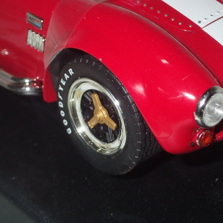 Shelby Collectibles SC-122 - 1/18 Scale 1965 Shelby Cobra 427 S/C - Red
