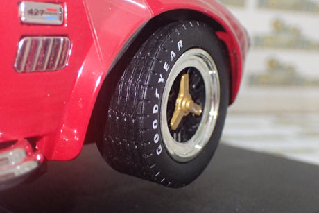 Shelby Collectibles SC-122 - 1/18 Scale 1965 Shelby Cobra 427 S/C - Red
