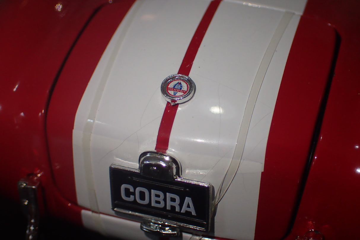 Shelby Collectibles SC-122 - 1/18 Scale 1965 Shelby Cobra 427 S/C - Red