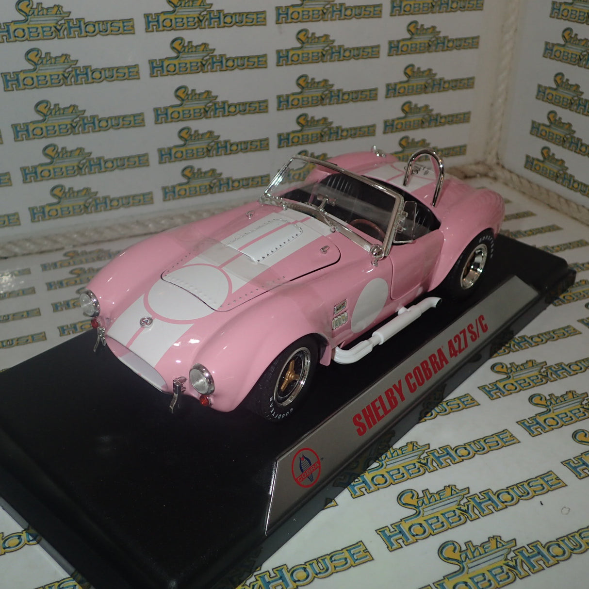 Shelby Collectibles SC-114 - 1/18 Scale 1965 Shelby Cobra 427 S/C - Pink