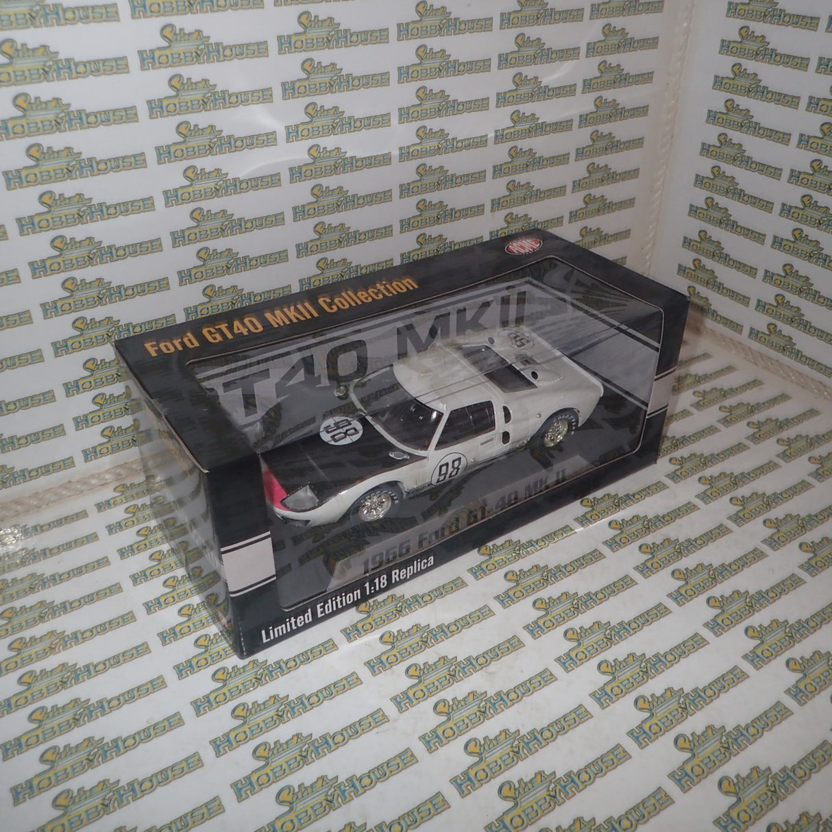 Shelby Collectibles SC-415 - 1/18 Scale #98 FORD GT40 MKII - DAYTONA 24 HOURS - 1ST PLACE