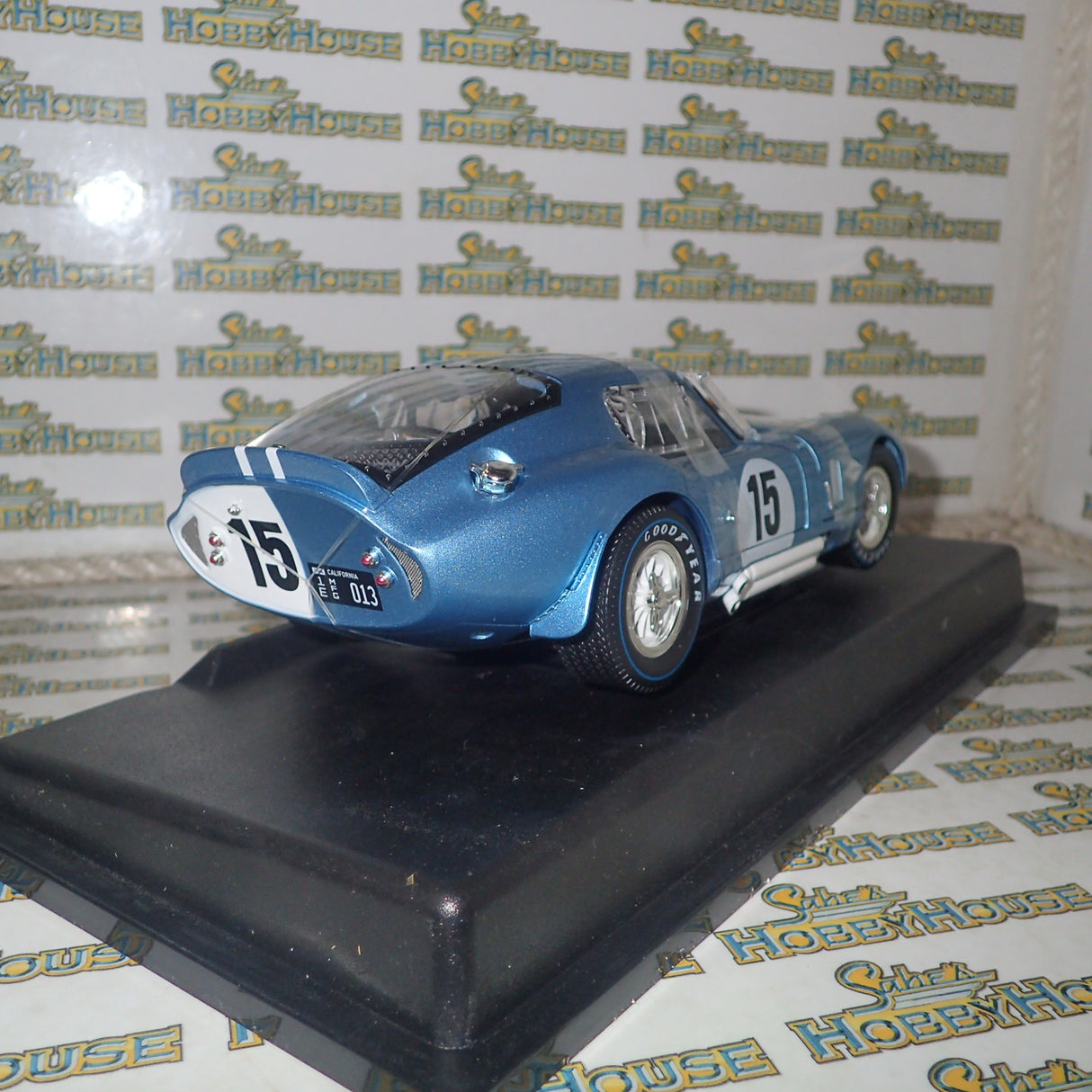 Shelby Collectibles SC18003 - 1/18 #15 1964 Daytona Coupe - Dan Gurney for President
