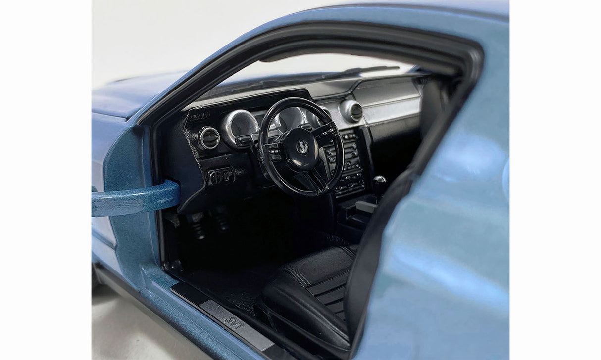 Shelby Collectibles SC18006 - 1/18 2007 Ford Mustang Shelby GT500 - Windveil Blue scale replica