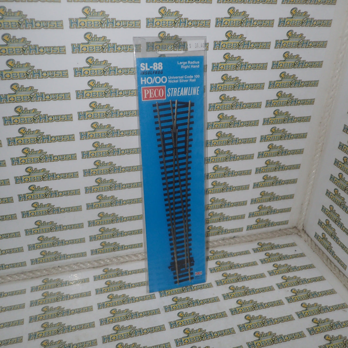 PECO Streamline HO/00 - Universal Code 100 Nickel Silver Rail Insulfrog - Large Radius Right Hand