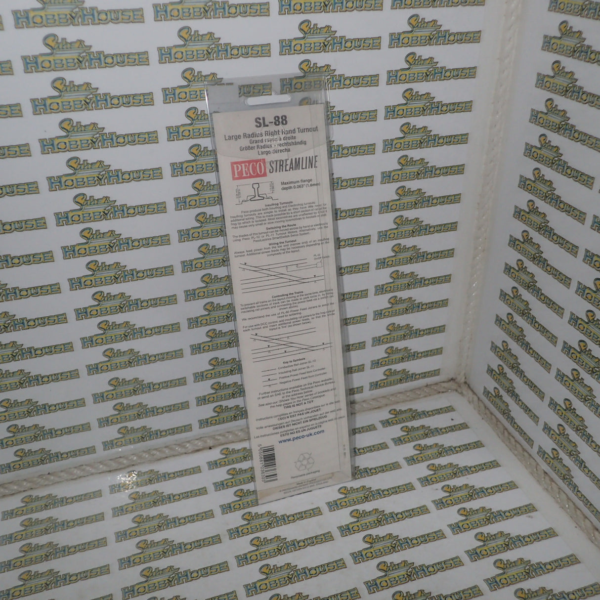 PECO Streamline HO/00 - Universal Code 100 Nickel Silver Rail Insulfrog - Large Radius Right Hand