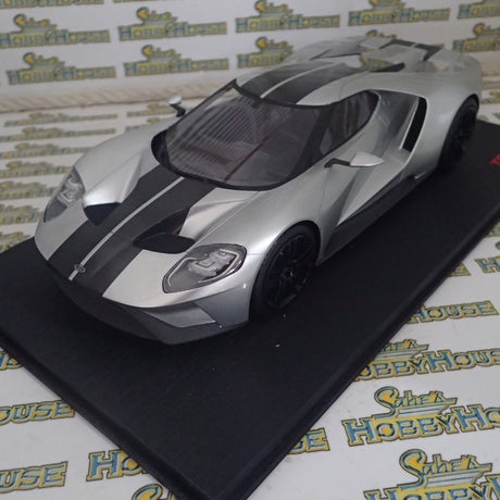 Top Speed TS0011 - 1/18 Scale Ford GT 2015 Chicago Auto Show - Ingot Silver Model Replica