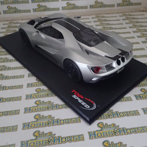 Top Speed TS0011 - 1/18 Scale Ford GT 2015 Chicago Auto Show - Ingot Silver Model Replica