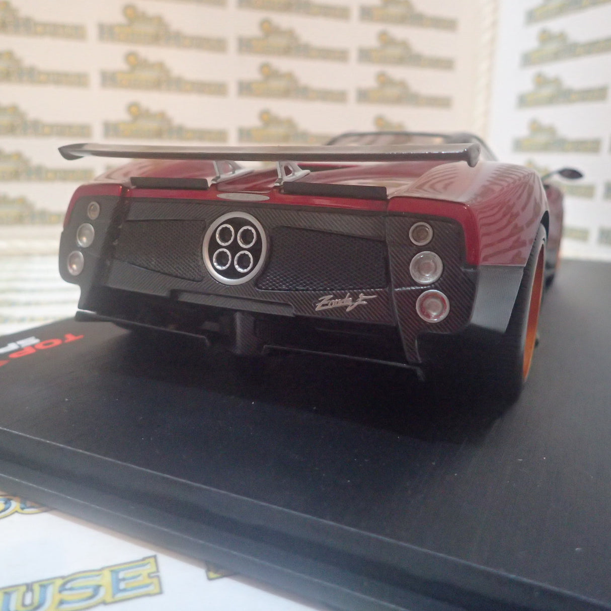 Top Speed Models TS0098 - 1/18 Scale - Pagani Zonda F in Rosso Dubai Scale Model Replica
