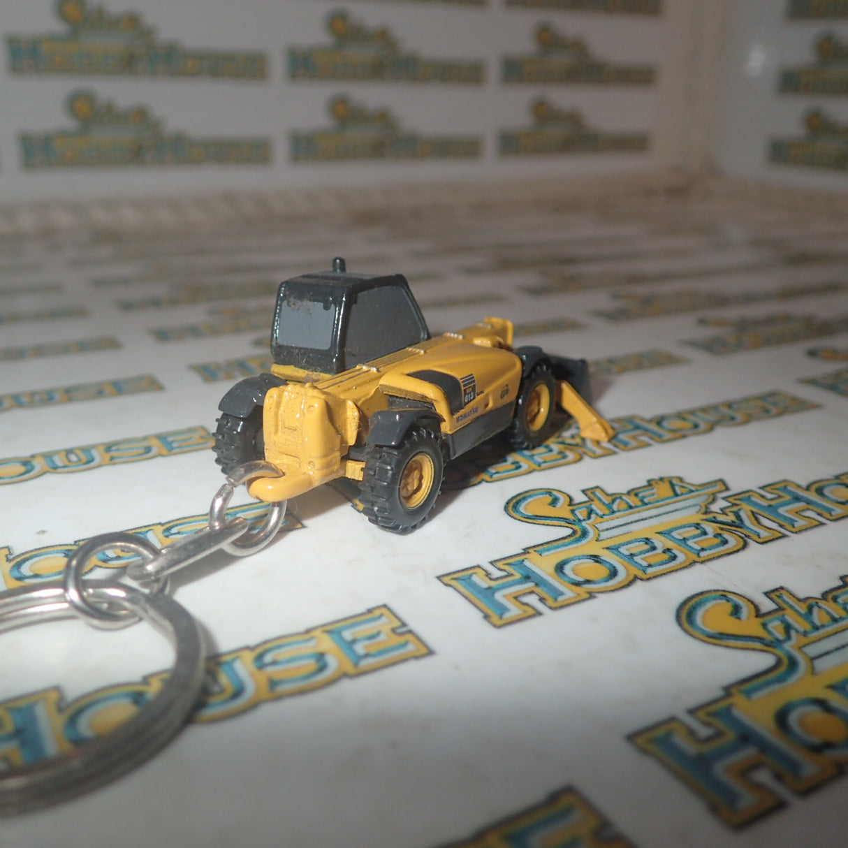 Universal Hobbies UH 5525 - Komatsu WH 613 Telehandler Keyring
