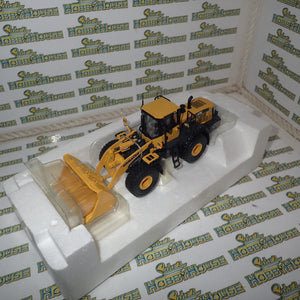 Universal Hobbies 8001U - 1/50 Scale Kamatsu WA 470 the expert's line