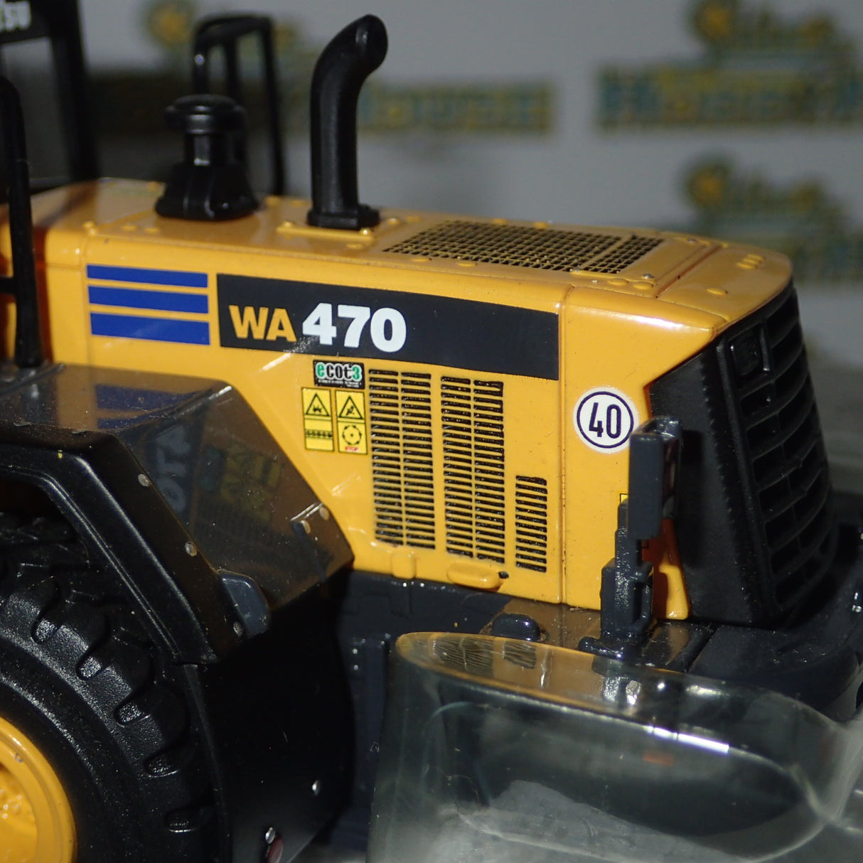 Universal Hobbies 8001U - 1/50 Scale Kamatsu WA 470 the expert's line