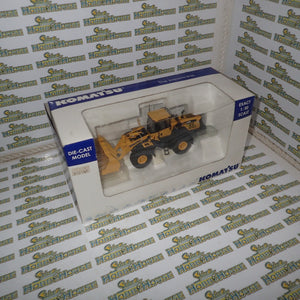 Universal Hobbies 8001U - 1/50 Scale Kamatsu WA 470 the expert's line