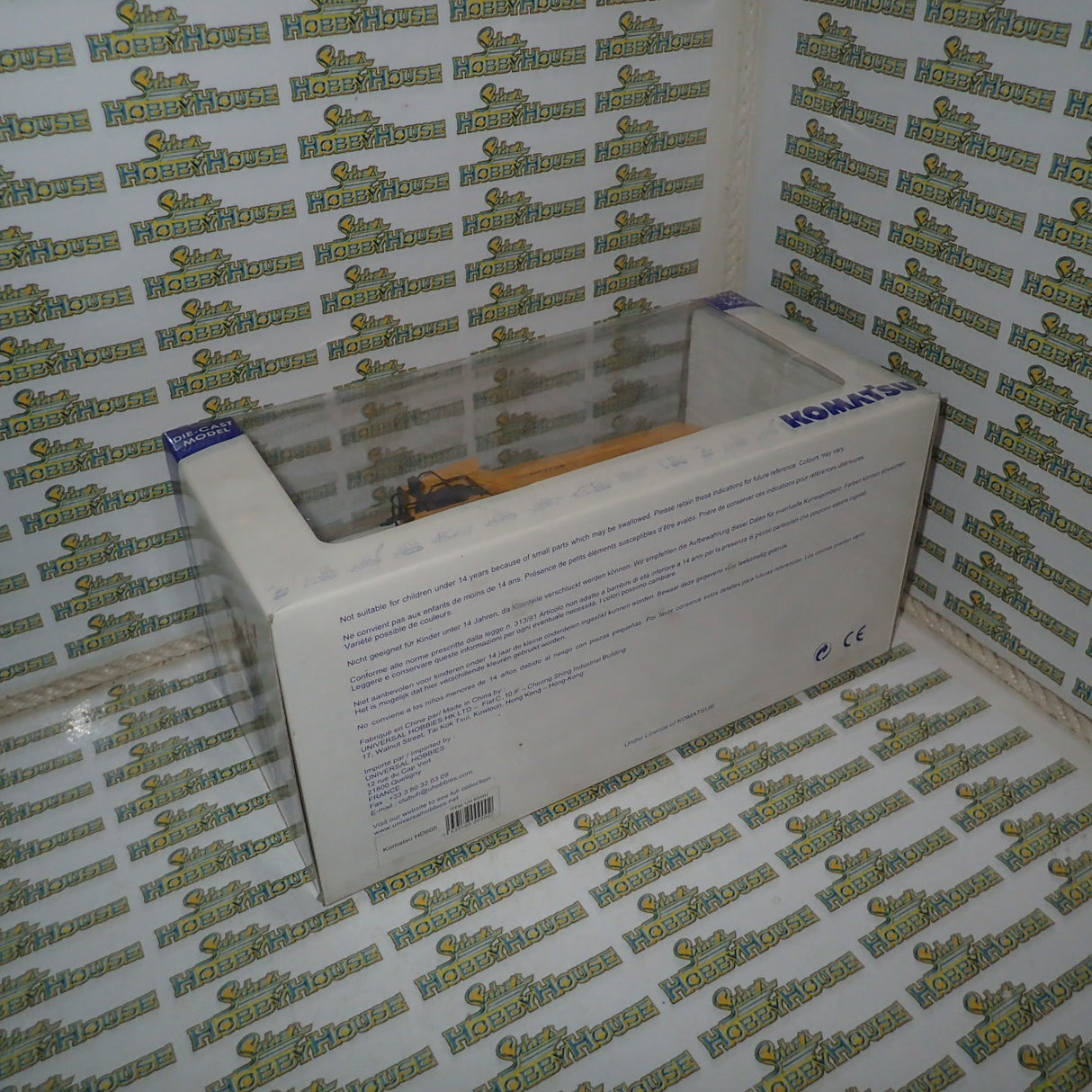 Universal Hobbies 8009U - 1/50 Scale Kamatsu HD605 Dump Truck the experts line