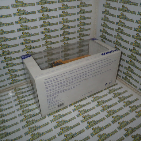 Universal Hobbies 8009U - 1/50 Scale Kamatsu HD605 Dump Truck the experts line