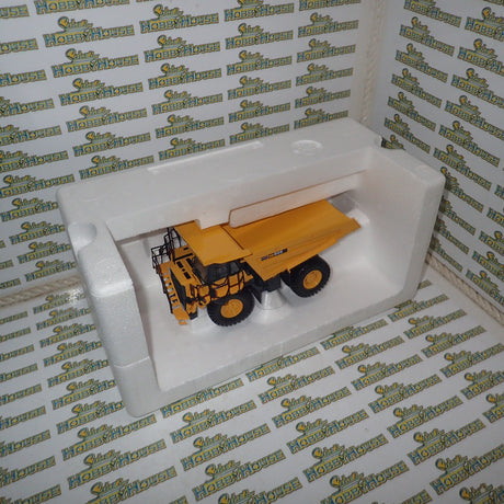Universal Hobbies 8009U - 1/50 Scale Kamatsu HD605 Dump Truck the experts line
