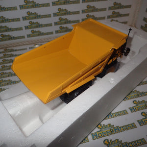 Universal Hobbies 8009U - 1/50 Scale Kamatsu HD605 Dump Truck the experts line