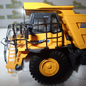 Universal Hobbies 8009U - 1/50 Scale Kamatsu HD605 Dump Truck the experts line