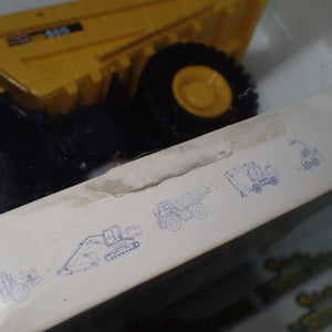 Universal Hobbies 8009U - 1/50 Scale Kamatsu HD605 Dump Truck the expert's line