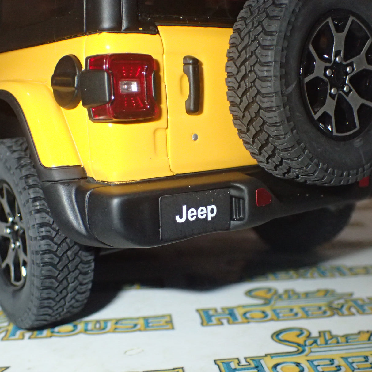 GT Spirit US026 - 1/18 Scale 2019 JEEP WRANGLER RUBICON Hellayella Scale Model Replica
