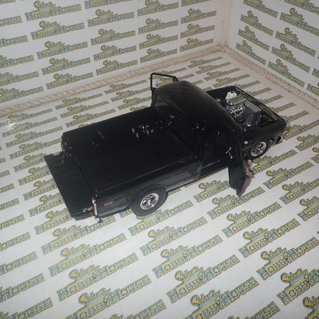 ACME A1807216 - 1/18 Scale 1970 CHEVROLET C-10 NIGHT TRAIN DRAG OUTLAWS