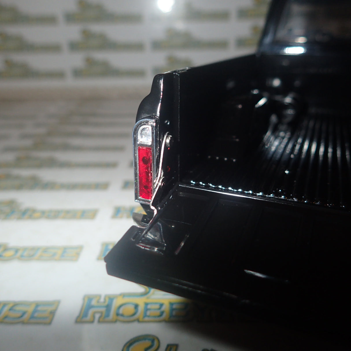 ACME A1807216 - 1/18 Scale 1970 CHEVROLET C-10 NIGHT TRAIN DRAG OUTLAWS