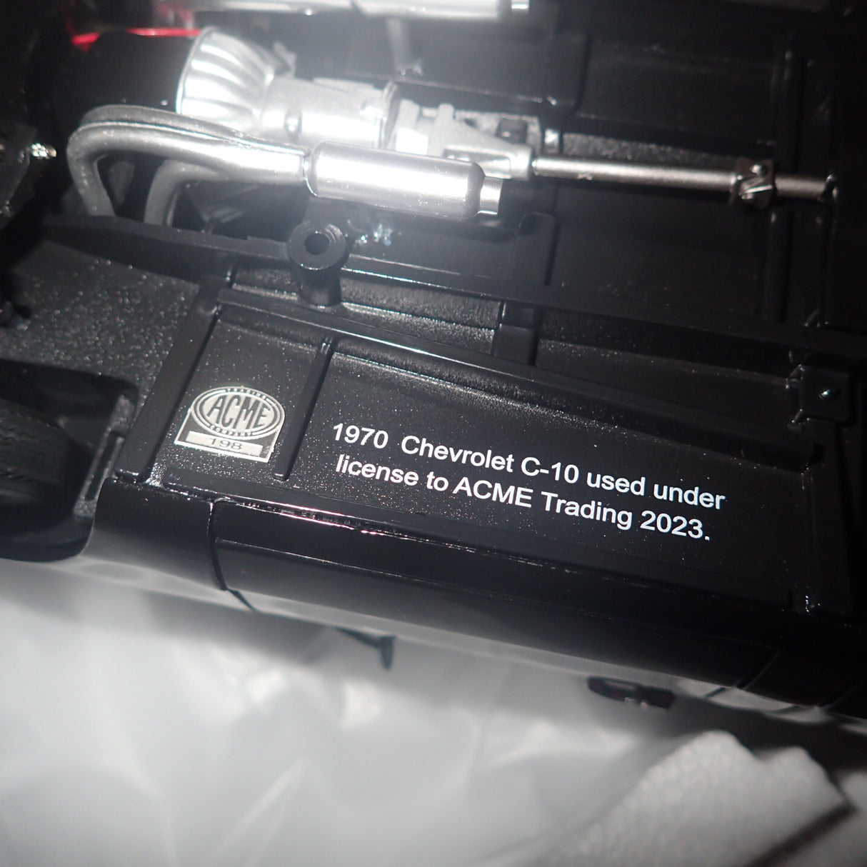 ACME A1807216 - 1/18 Scale 1970 CHEVROLET C-10 NIGHT TRAIN DRAG OUTLAWS