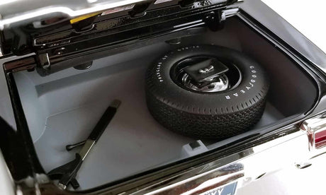 ACME A1805615 - 1/18 Scale 1971 OLDSMOBILE CUTLASS SX Diecast Scale Model Replica