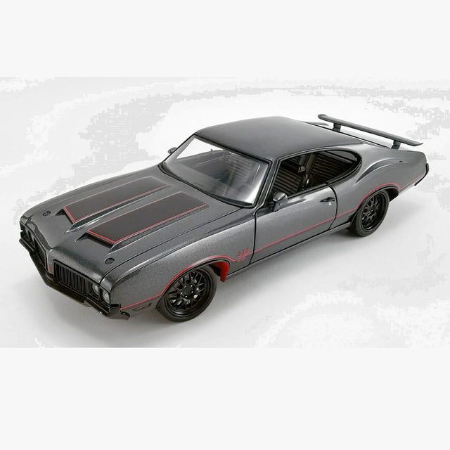 ACME - 1/18 Scale - A1805617 1970 OLDSMOBILE 442 STREET FIGHTER Diecast Scale Model Replica