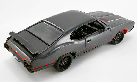 ACME - 1/18 Scale - A1805617 1970 OLDSMOBILE 442 STREET FIGHTER Diecast Scale Model Replica