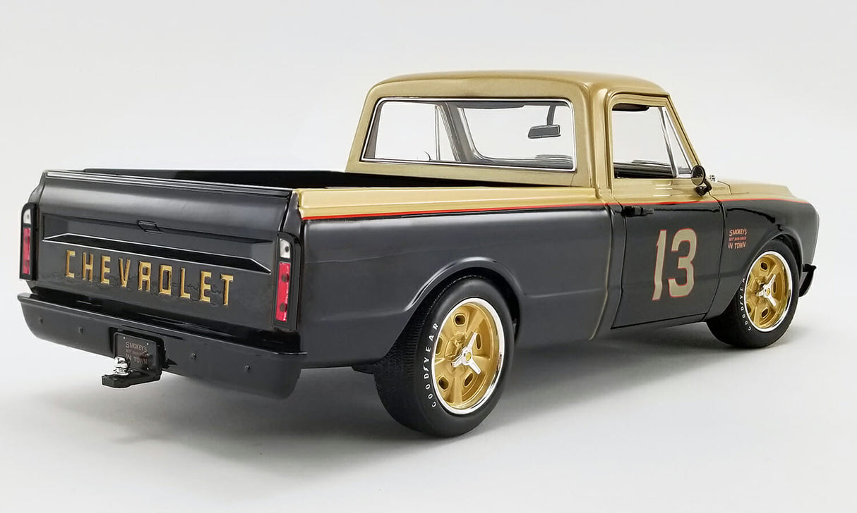 ACME - 1/18 Scale - A1807212 1967 CHEVROLET C10 - SMOKEY YUNICK