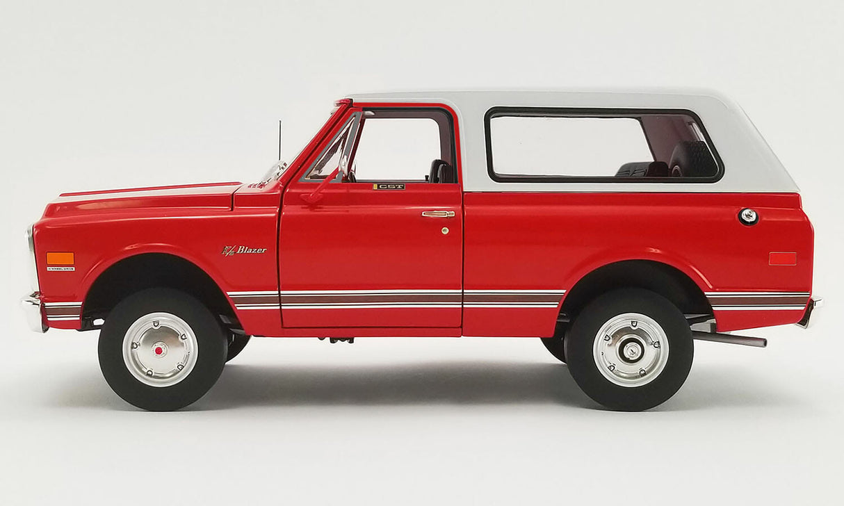 ACME A1807701 - 1/18 Scale 1969 CHEVROLET BLAZER K/5