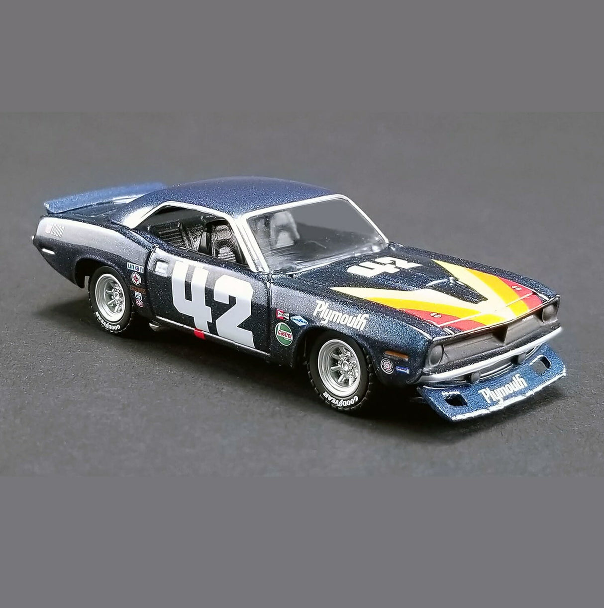 ACME - 1/64 Scale - GL-51264 #42 1970 Plymouth Trans Am Barracuda - Swede Savage Diecast Scale Model Replica