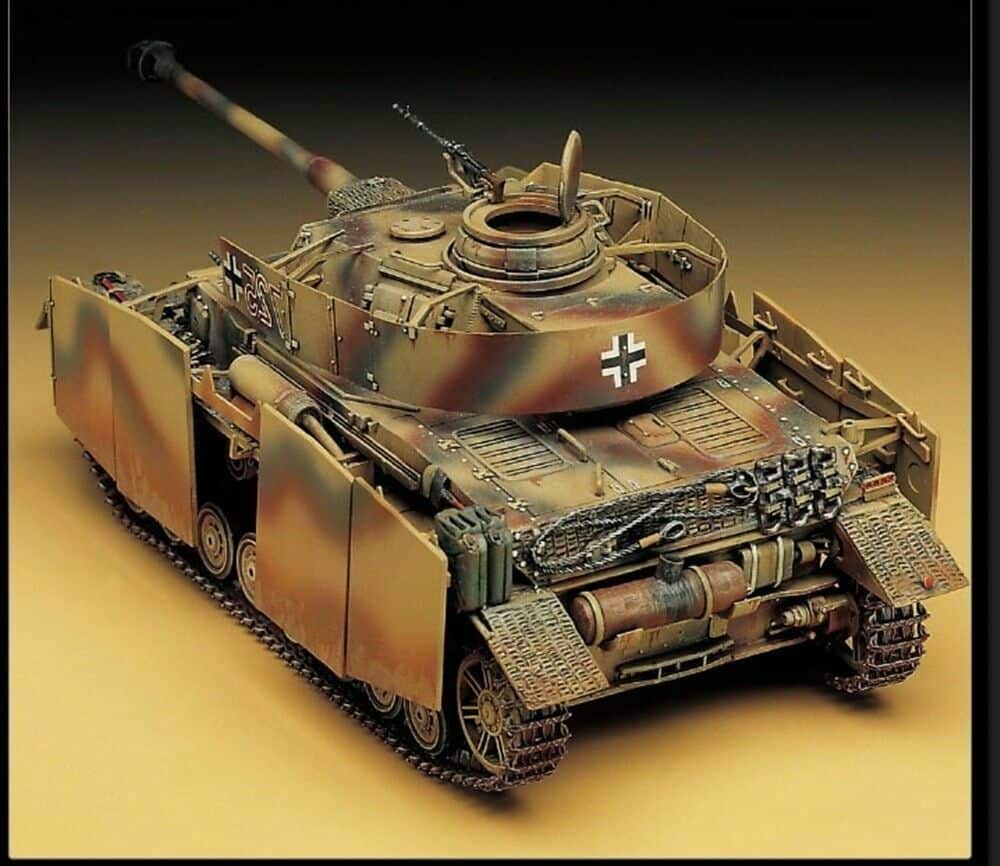 Academy - 1/35 Scale German PANZER IV AUSF.H WITH ARMOR Plastic Model Kit