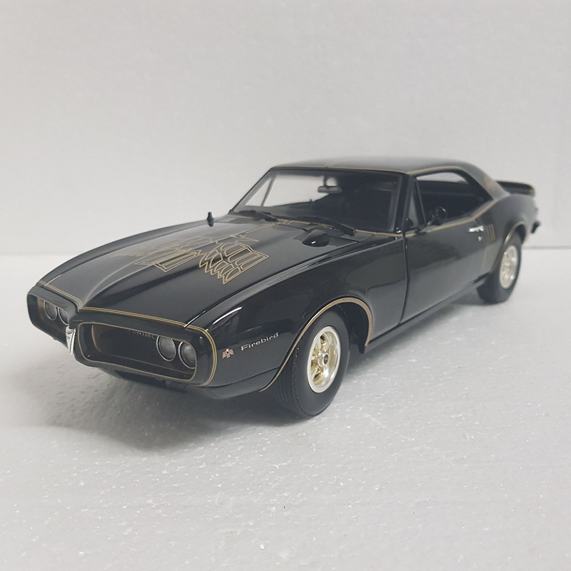 ACME - 1/18 Scale - East Bound & Down 1967 Pontiac Firebird Diecast Scale  Model Replica