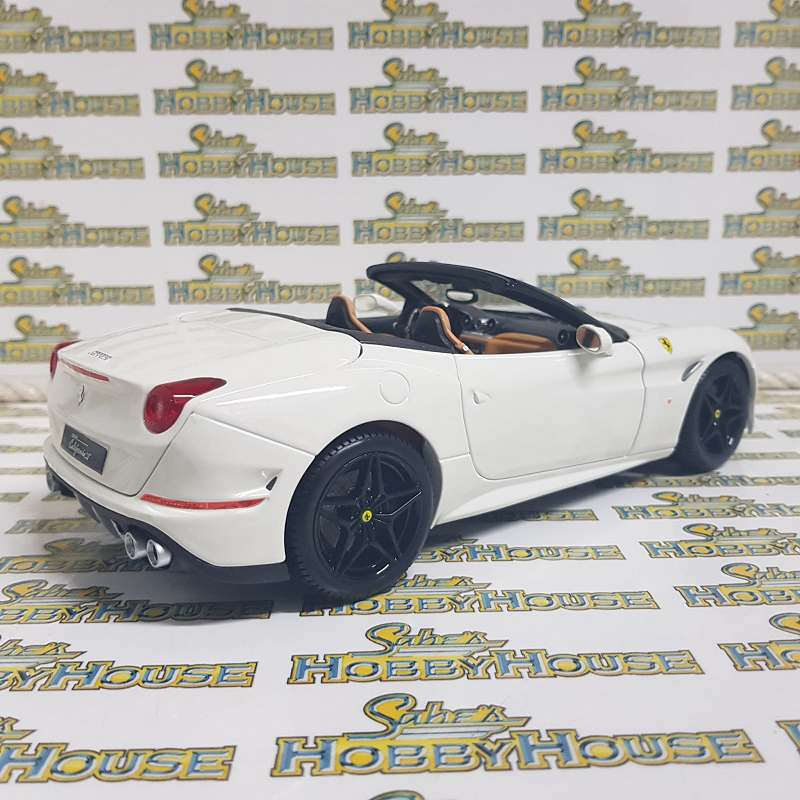 Burago 1/18 scale 18-16904 Ferrari California T open top white